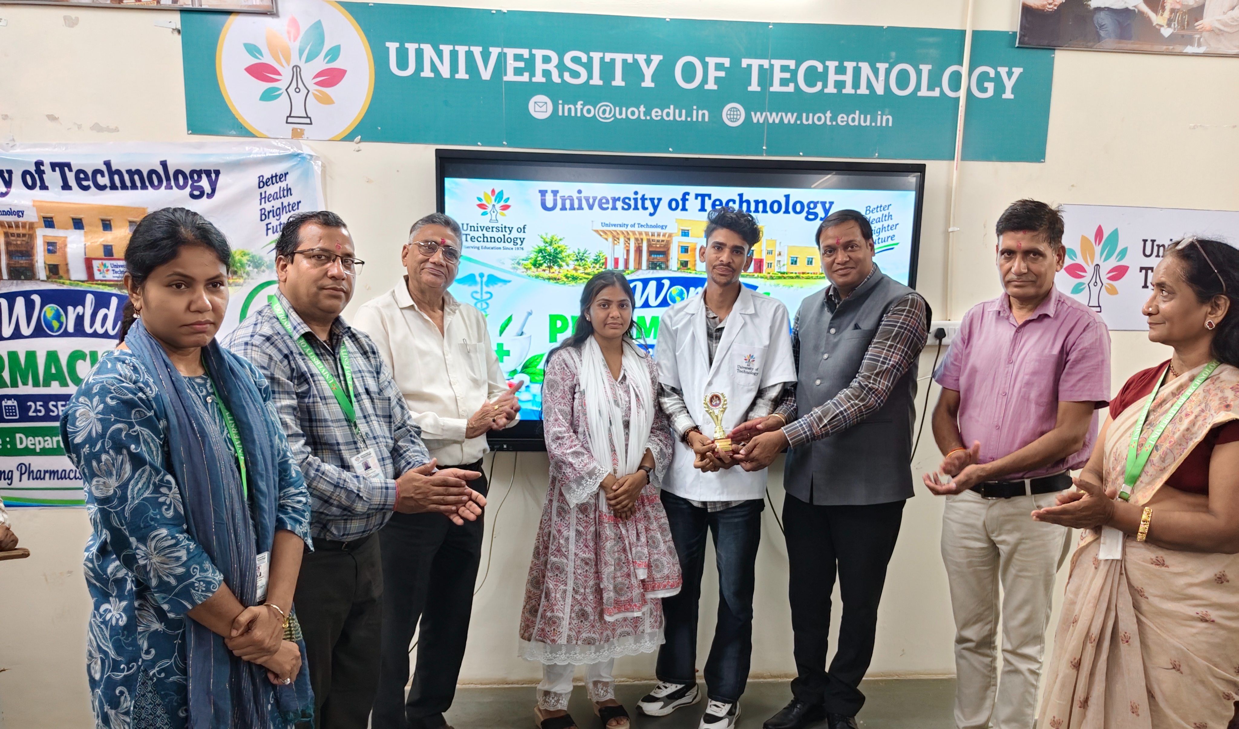 यूनिवर्सिटी ऑफ टेक्नोलॉजी, जयपुर में विश्व फार्मासिस्ट दिवस हर्षोल्लास के साथ मनाया गया
