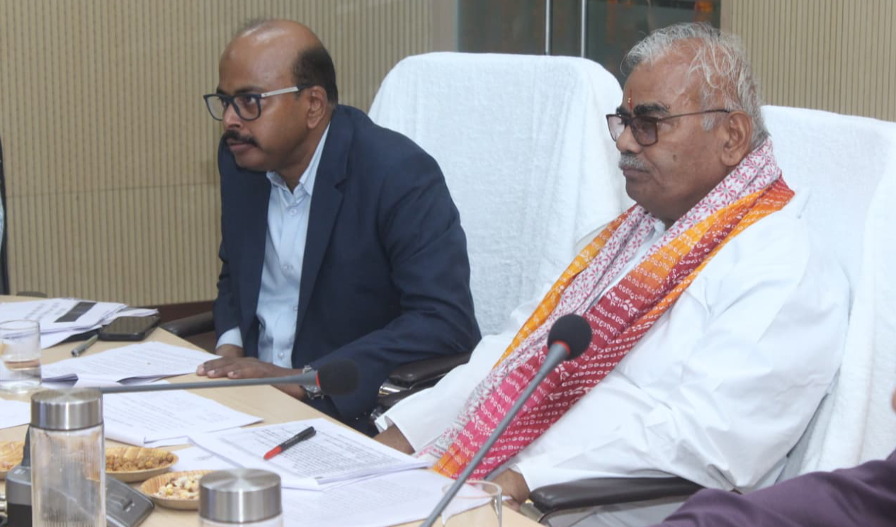 शिक्षामंत्री ने विद्यालय व कार्यालय परिसरों में राष्ट्रगान-राष्ट्रगीत से दिनचर्या शुरू करने के दिए निर्देश