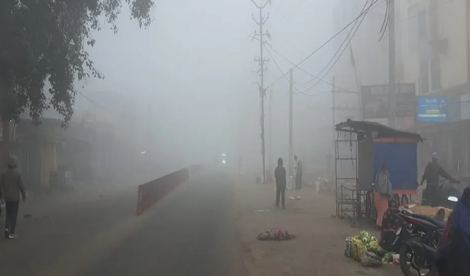 झारखंड के 11 जिलों में घना कोहरा, मौसम विभाग ने जारी किया येलो अलर्ट