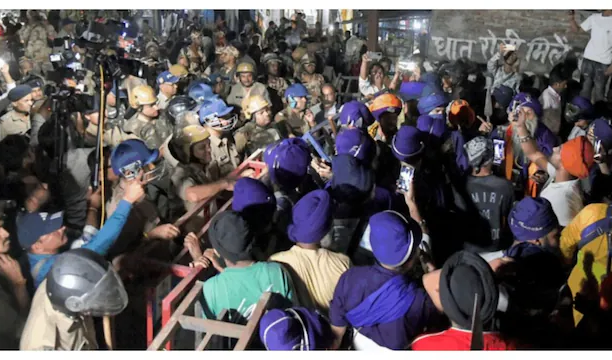 उत्तराखंड सीमा पर सुरक्षा बढ़ी, हेमकुंड साहिब की ओर बढ़ रहे निहंग जत्थे को लेकर प्रशासन अलर्ट