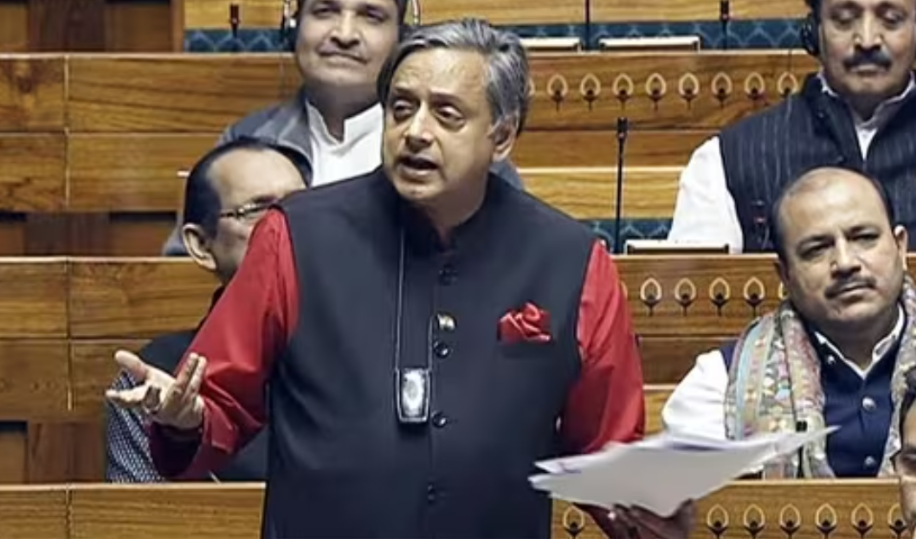 यह मंच राजनीति के लिए नहीं है : कांग्रेस बैठक से दूरी पर शशि थरूर का संतुलित रुख़ और उसके गहरे राजनीतिक अर्