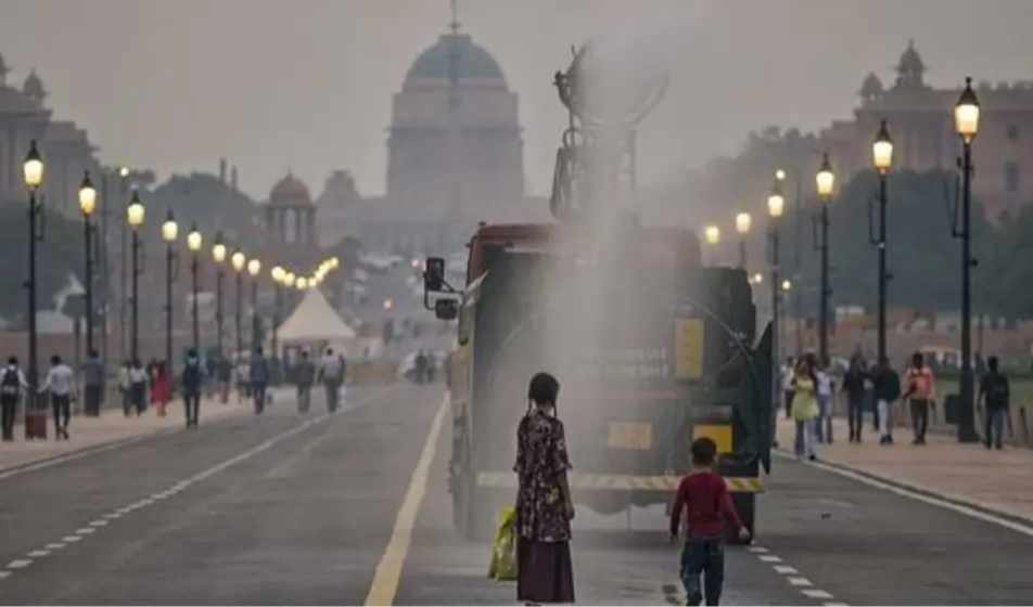 दिल्ली की हवा में मामूली सुधार, AQI ‘खराब’ श्रेणी में दर्ज