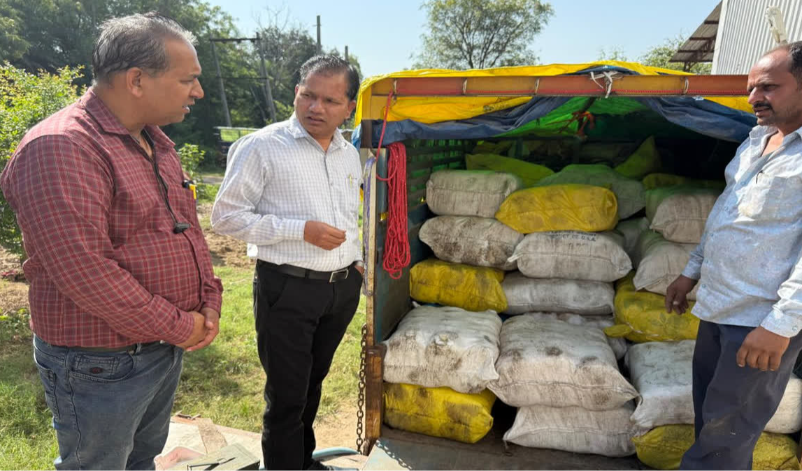 बूंदी में 3000 किलो मावा जब्त: न बिल, न बिल्टी, अफसर भी रह गए हैरान हिंडौली टोल नाके पर बस की डिग्गी से पकड़ा गया संदिग्ध मावा, खाद्य विभाग की छापेमारी में उजागर हुआ मामला