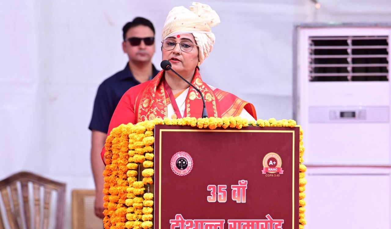 राजस्थान विश्वविद्यालय का 35वां दीक्षांत समारोह  गरिमामय वातावरण में सम्पन्न