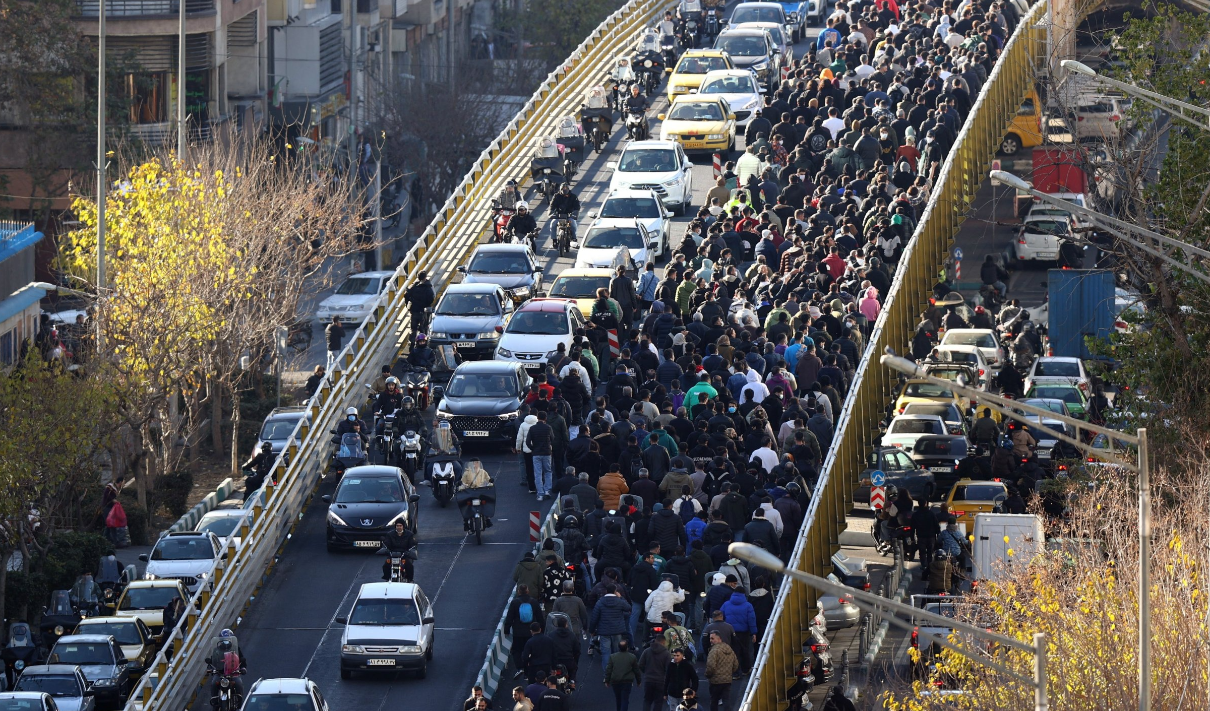 Trump Warns US Action Amid Iran Protests