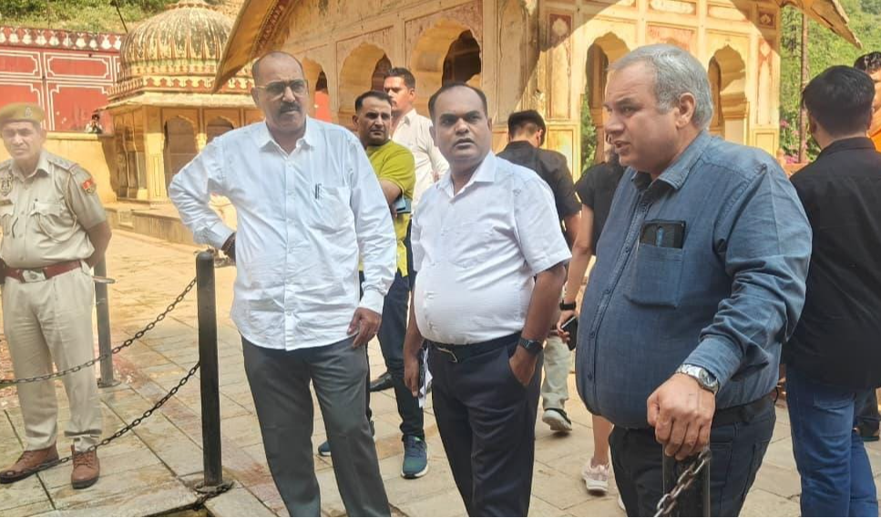 कार्तिक स्नान एवं छठ पूजन पर मंदिर ठिकाना गलता जी परिसर में आयोजन को लेकर जिला प्रशासन ने दुरुस्त किये इंतजाम