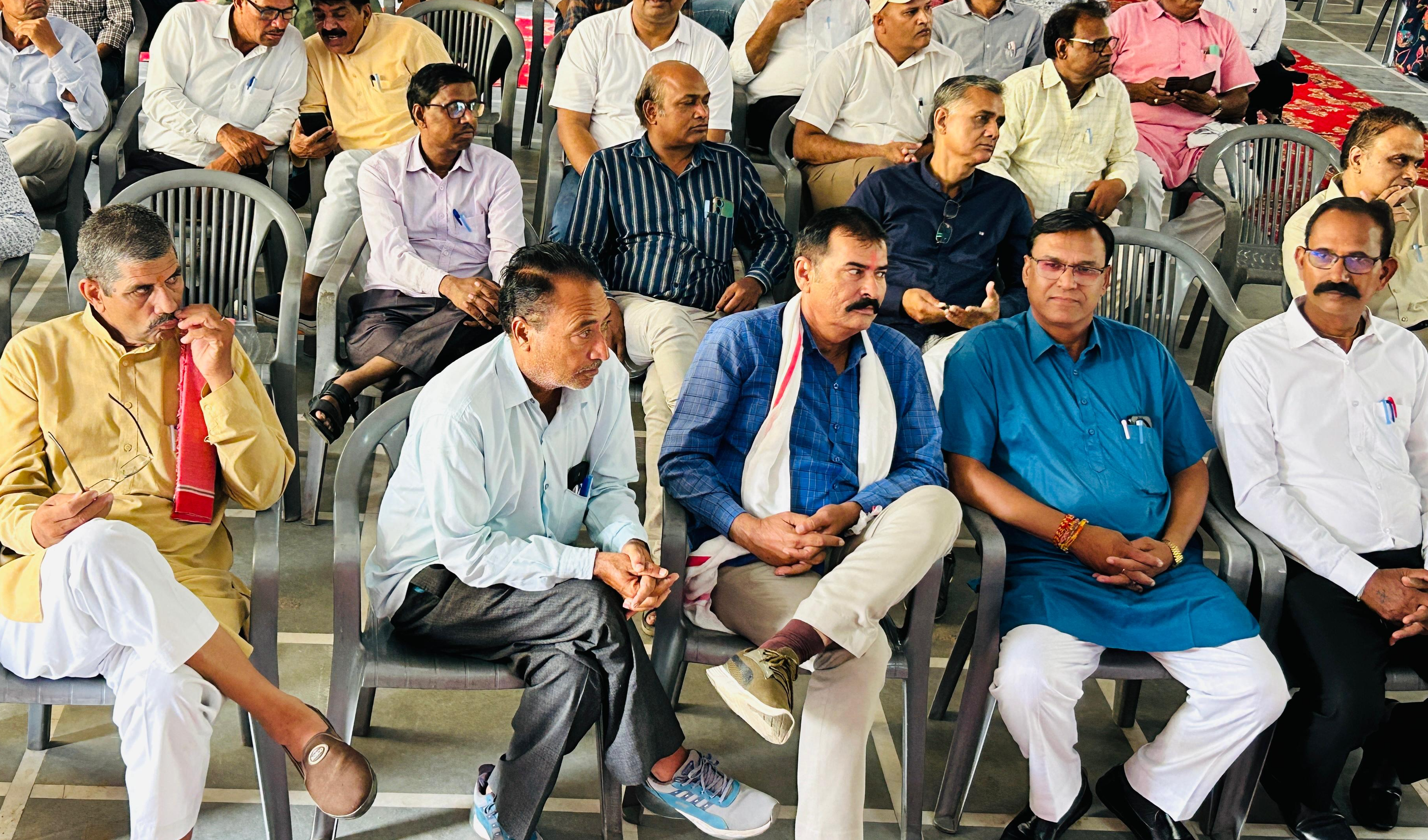 राजस्थान शिक्षक संघ (सियाराम) का जिला शैक्षिक सम्मेलन आयोजित हुआ जिसमें शिक्षकों ने बढ़ चढ़कर लिया भाग