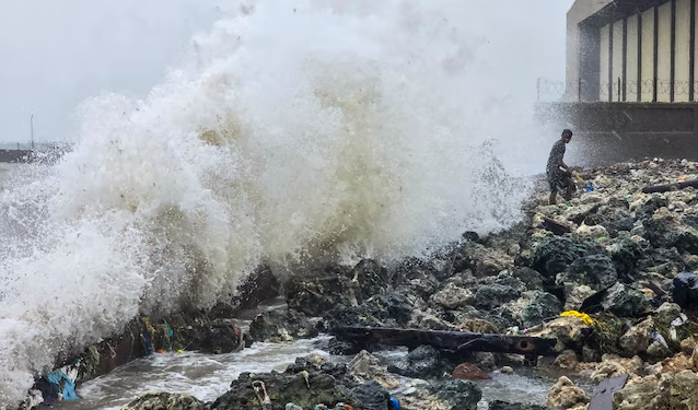 Deep Depression Near Chennai Brings Continuous Rain; Schools, Colleges Shut in Four Districts