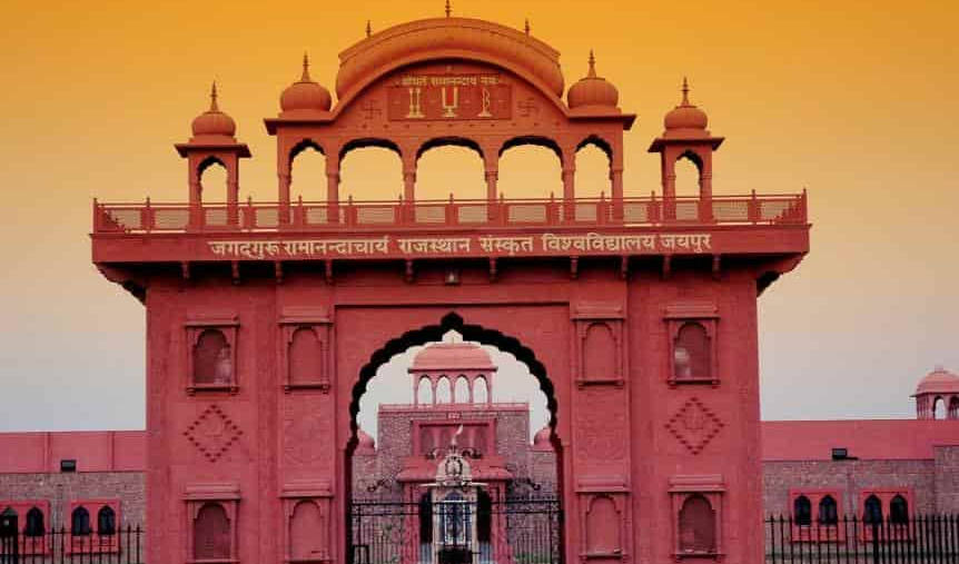विरोध: राजस्थान संस्कृत विश्वविद्यालय शिक्षक संघ का पेंशन योजना पर सरकार के आदेश के खिलाफ आवाज उठाना