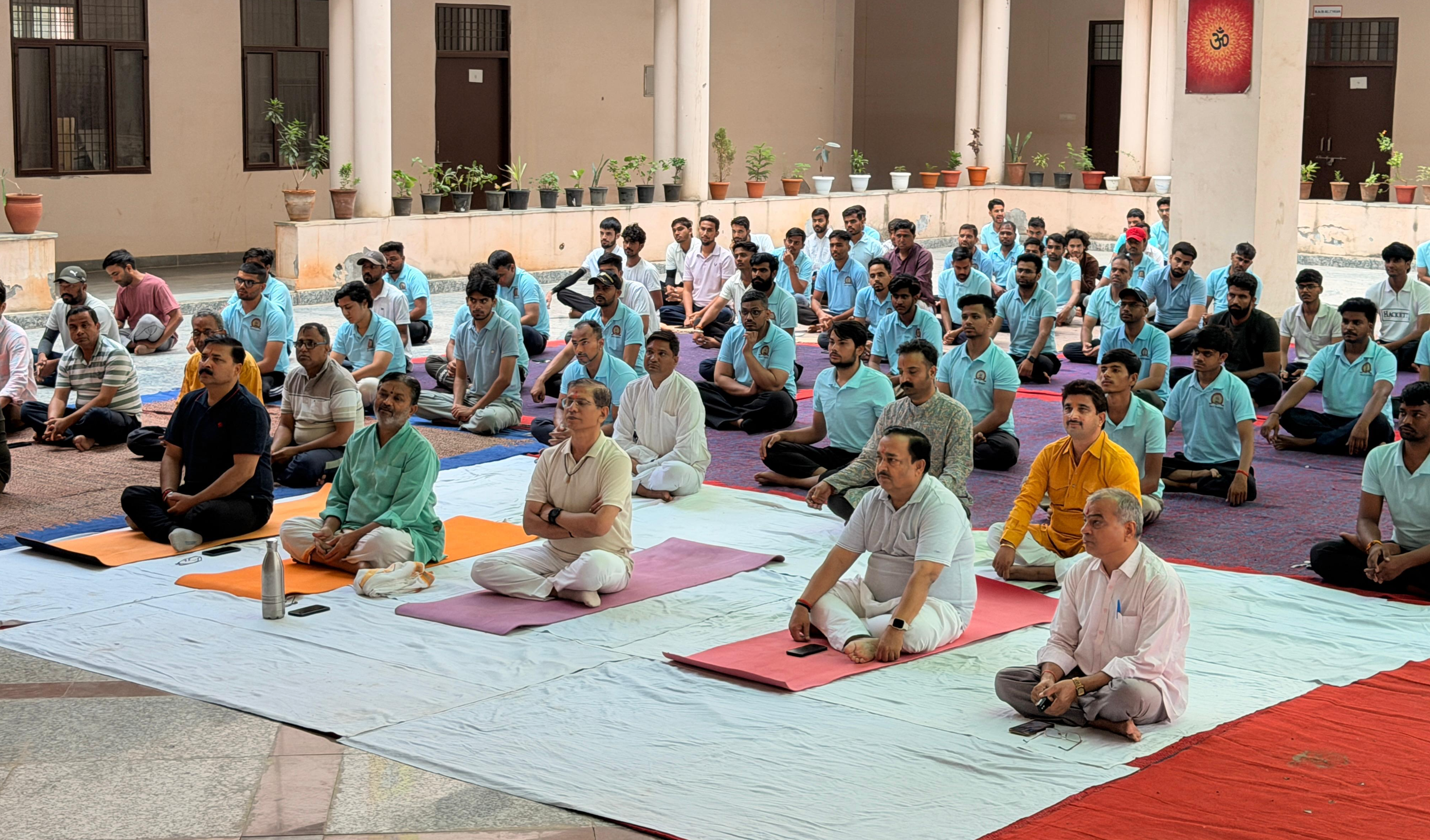 योग से ही निरोग रहेगा शरीर: राजस्थान संस्कृत विश्वविद्यालय में उत्साहपूर्वक मनाया गया 12वां अंतर्राष्ट्रीय योग दिवस