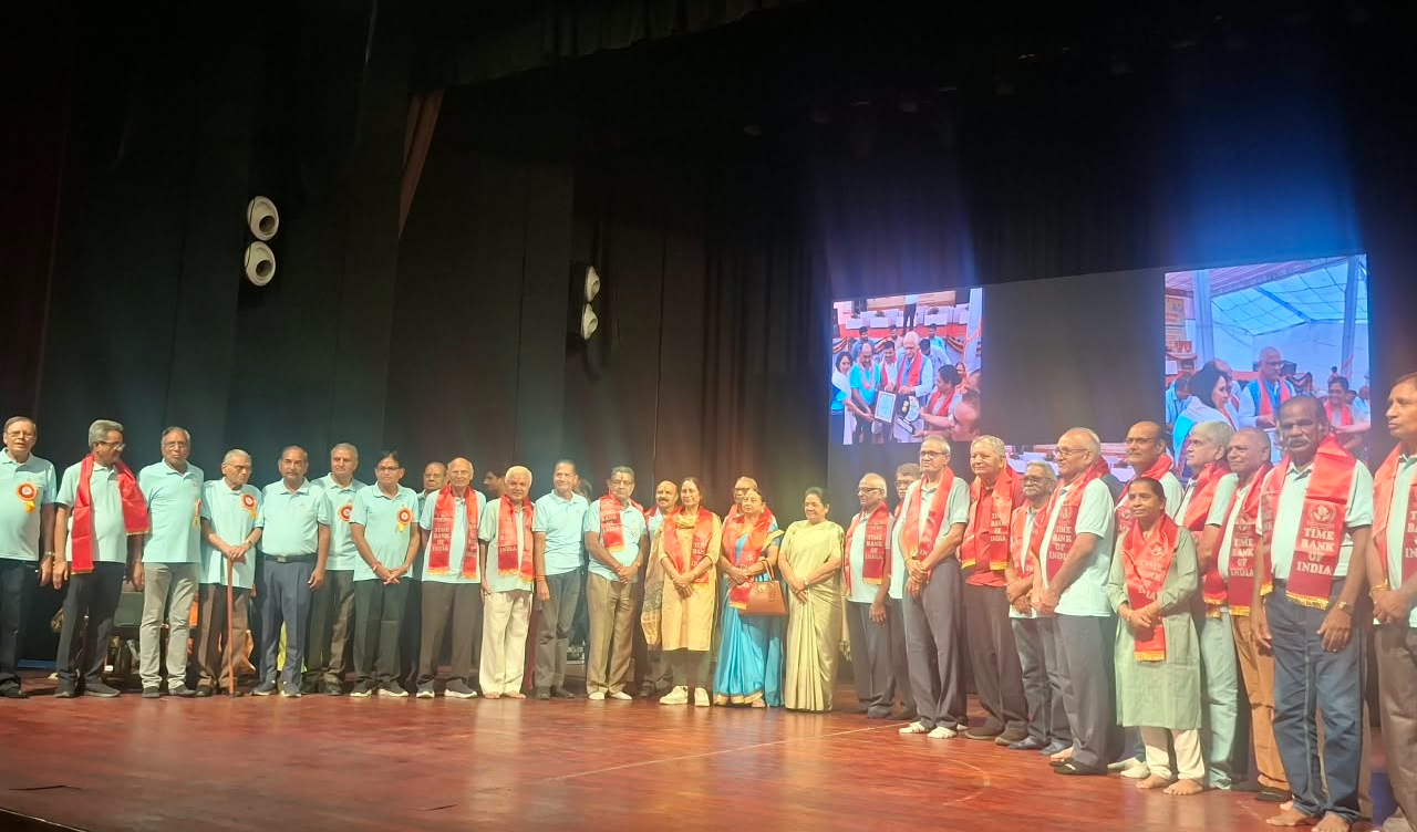 टाईम बैंक ने अंतर्राष्ट्रीय वृद्धजन दिवस पर 75 बुजुर्गों का किया सम्मान