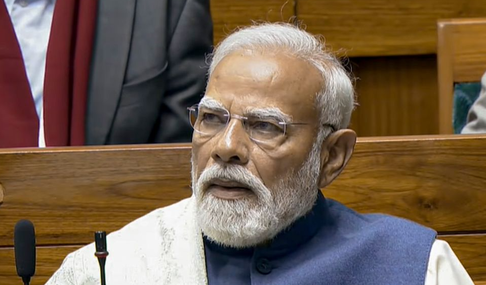लोकसभा में हंगामे के कारण पीएम का धन्यवाद प्रस्ताव पर जवाब टला, विपक्ष ने उठाए प्रक्रिया पर सवाल