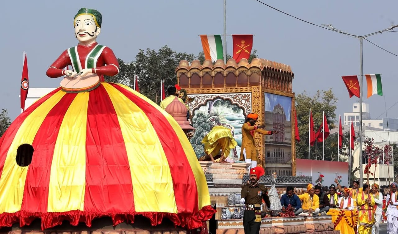 सेना दिवस परेड: राजस्थान की झांकी में राज्य की सदियों पुरानी वास्तुकला, पारंपरिक हस्तशिल्प, विश्व प्रसिद्ध लोक कलाओं की दिखी अनूठी झलक
