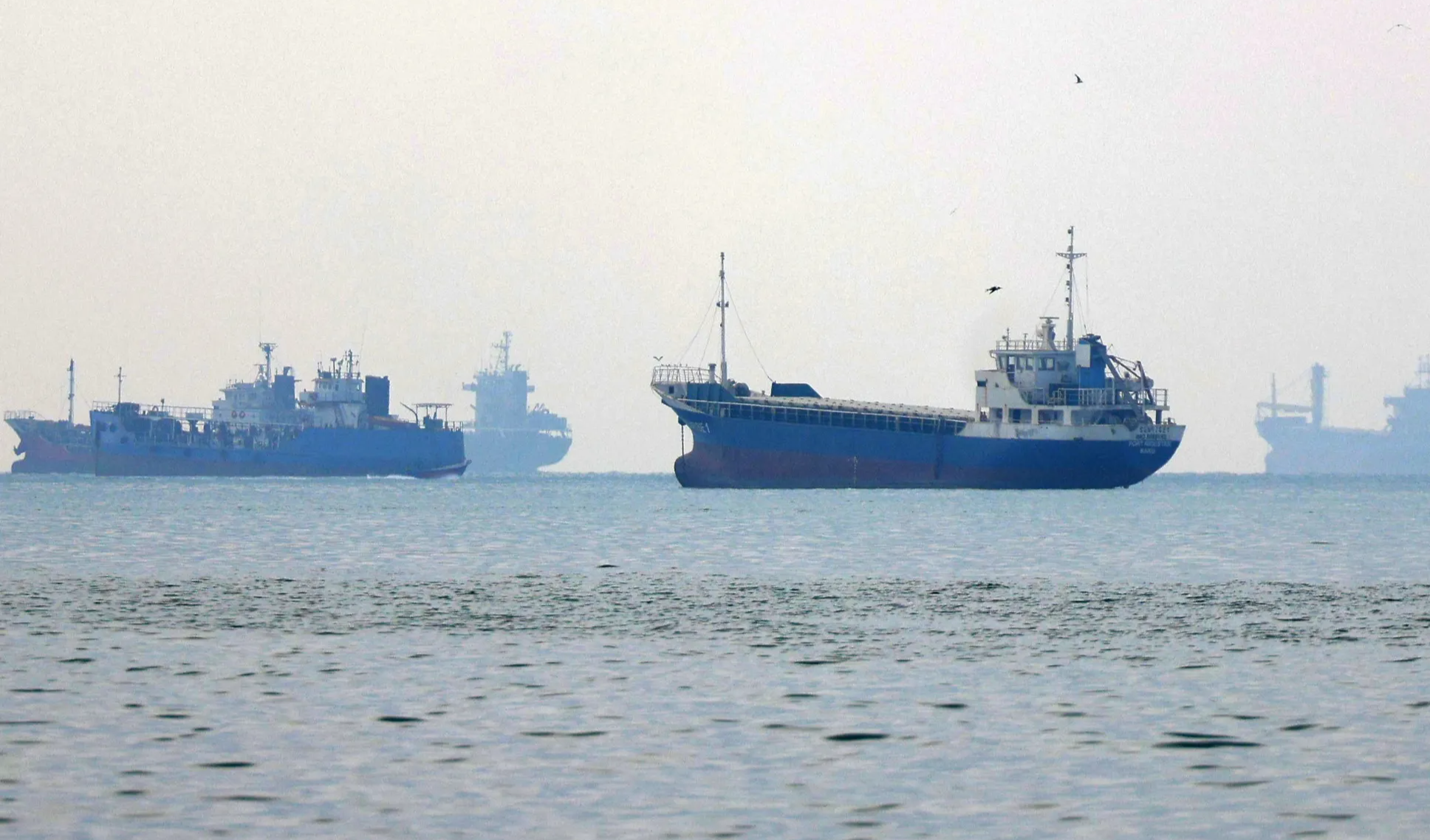 US and Iran Explore Phased Deal to Reopen Strait of Hormuz and Lift Economic Blockade