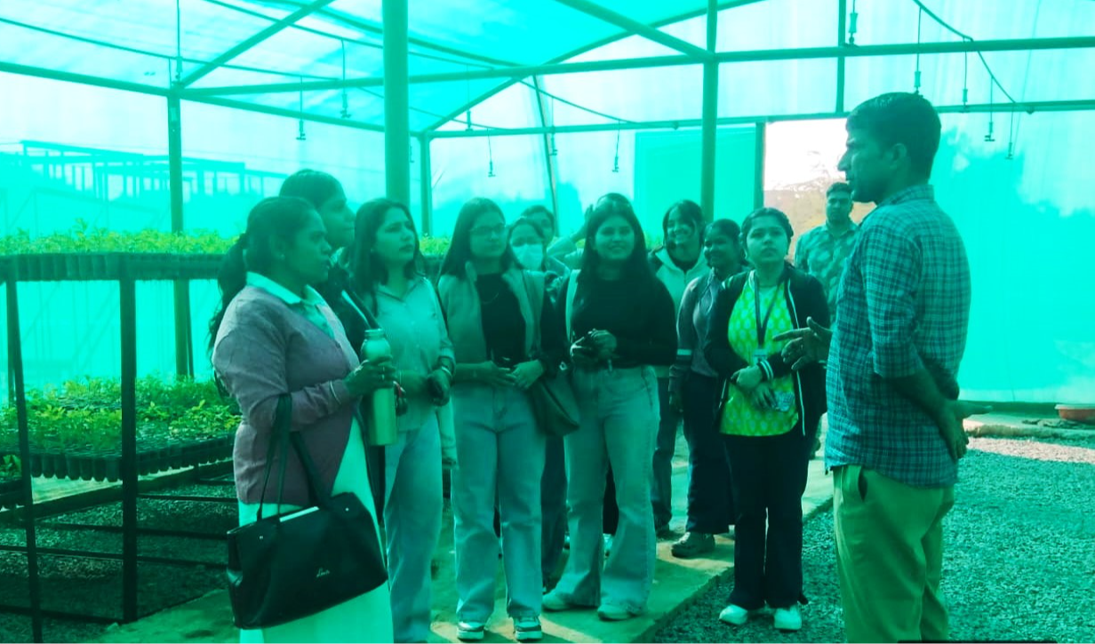 कक्षा भ्रमण का आयोजन