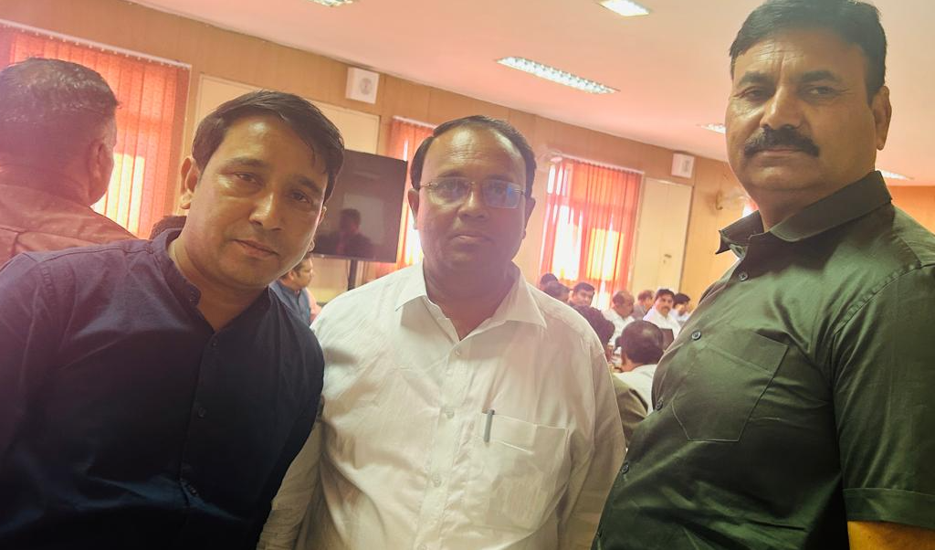 शिक्षामंत्री एवं शासन सचिव स्कूल शिक्षा विभाग की उपस्थिति में विभिन्न शिक्षक संगठनों की बैठक हुई संपन्न