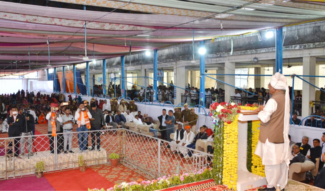 राज्यपाल बागडे ने राजगढ़ स्थित भैरव धाम पहुंचकर की वहां पूजा अर्चना