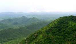 अरावली पहाड़ियों पर सुप्रीम कोर्ट का बड़ा फैसला: नवंबर का आदेश फिलहाल स्थगित, नई समिति से होगा दोबारा अध्ययन