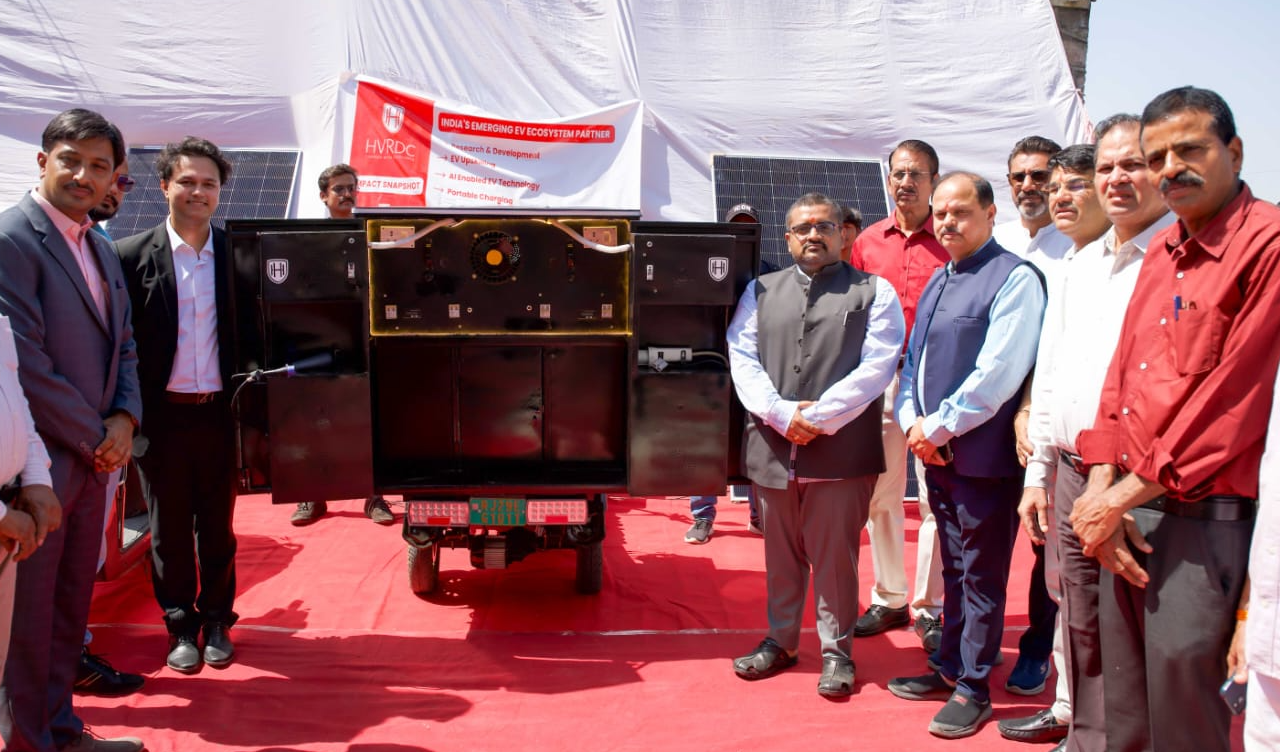 राजकीय रामचंद्र खेतान पॉलिटेक्निक कॉलेज में 'EV सेंटर ऑफ एक्सीलेंस' का प्रदर्शन, पोर्टेबल EV चार्जिंग टेक्नोलॉजी का हुआ अनावरण