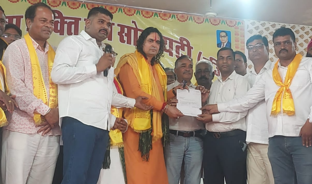 प्रतिभा सम्मान समारोह में मेधावी विद्यार्थियों का हुआ सम्मान, धोबी समाज के सामुदायिक भवन हेतु ₹30 लाख की स्वीकृति