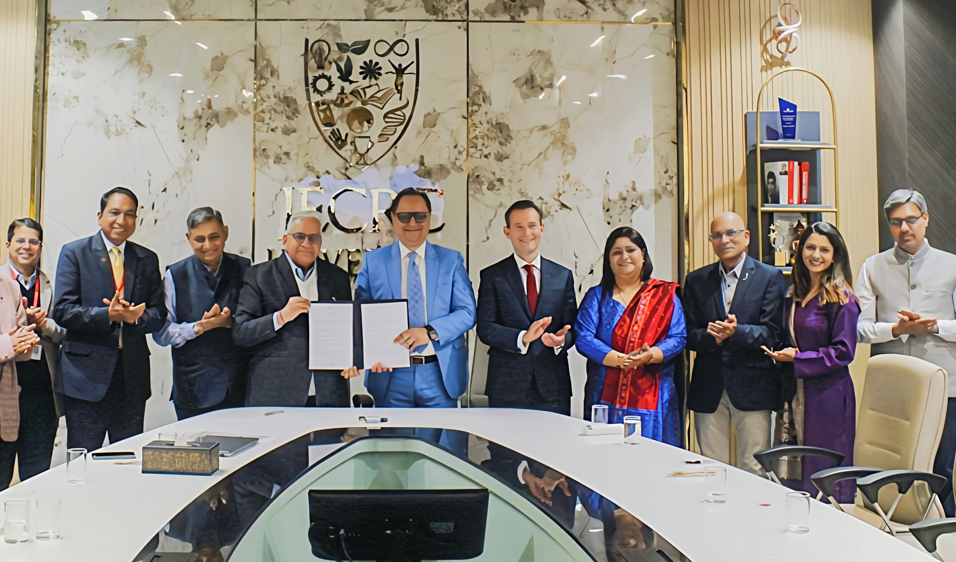 जेईसीआरसी का ग्लोबल लीप: फेडरेशन यूनिवर्सिटी ऑस्ट्रेलिया और शिनोवात यूनिवर्सिटी थाईलैंड के साथ साइन किए हिस्टोरिक एमओयू