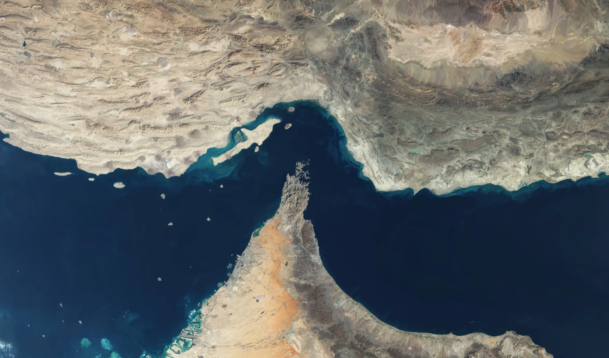 US Signals Possible Strategic Move on Iran’s Oil Hub Amid Escalating Tensions