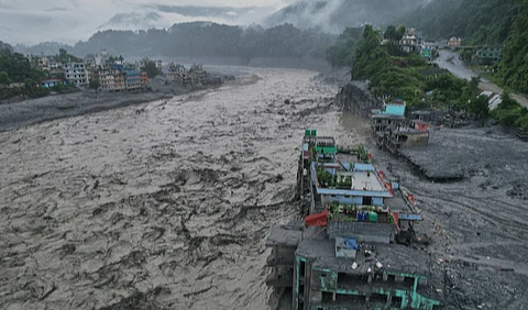 Nepal Flood Death Toll Crosses 900 as Rescue Teams Search for Survivors in Devastated Border Region