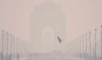 Dense Smog Chokes Delhi Again, Air Quality Slips to ‘Severe’ as Flights and Trains Disrupted