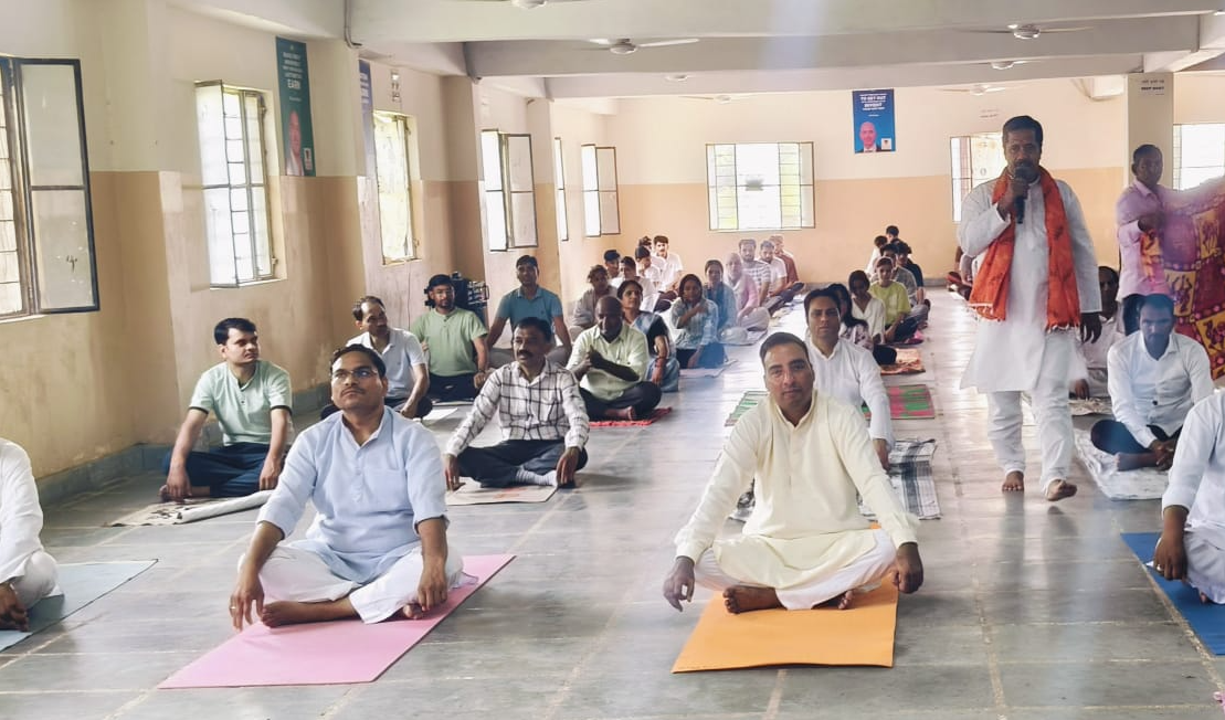 योग से निरोगी जीवन की ओर” — रीजनल कॉलेज, सीतापुरा में अंतरराष्ट्रीय योग दिवस पर योग एवं प्राणायाम शिविर आयोजित