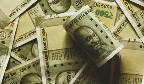 Rupee Strengthens by 26 Paise to 89.92 Against U.S. Dollar in Early Trade
