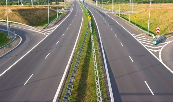 NHAI ने हाई-स्पीड एक्सेस-कंट्रोल्ड हाईवे के लिए जारी किए एक समान डिजाइन मानक, जानिए क्या बदलेगा