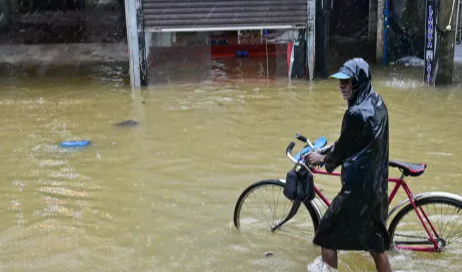 श्रीलंका में बाढ़ और भूस्खलन से मौतों का आंकड़ा 123 पहुँचा; करीब 44 हजार लोग सुरक्षित स्थानों पर भेजे गए