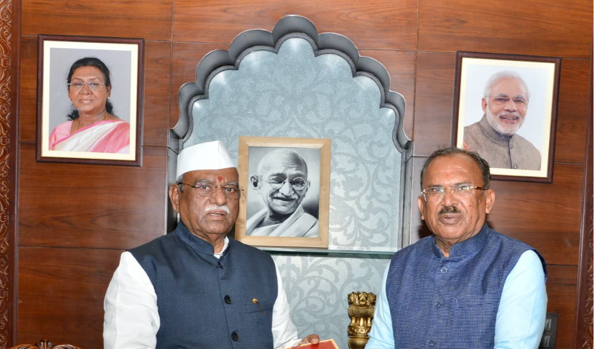 आगामी विधान सभा सत्र के संबंध में विस्‍तार से चर्चा की