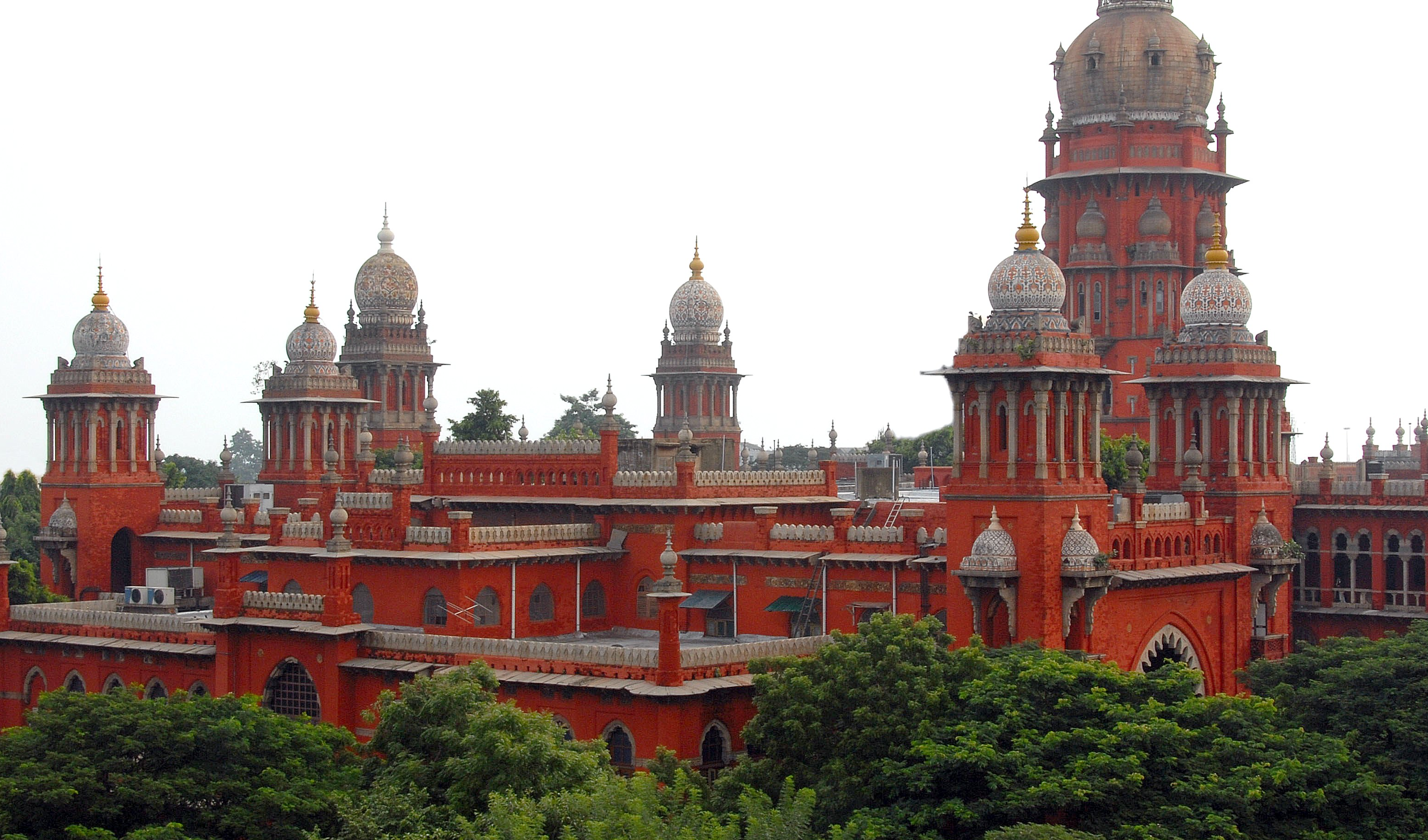 Madras High Court Clears Karthigai Deepam at Thiruparankundram Hill, Rejects State’s Law-and-Order Fears