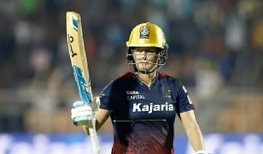 Sophie Devine Creates WPL History with Explosive 32-Run Over, Lights Up Navi Mumbai Clash