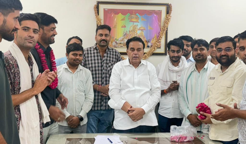 वाहन चालक भर्ती 2024: ट्रेड टेस्ट शुरू करवाने की मांग को लेकर बेरोजगार यूनियन के नेतृत्व में अभ्यर्थी पहुंचे
