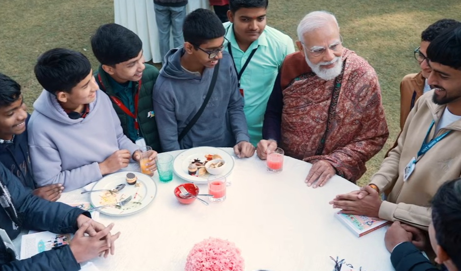 PM Modi Highlights India’s Cultural Diversity While Sharing Chhattisgarh’s Traditional Snacks at Pariksha Pe Charcha