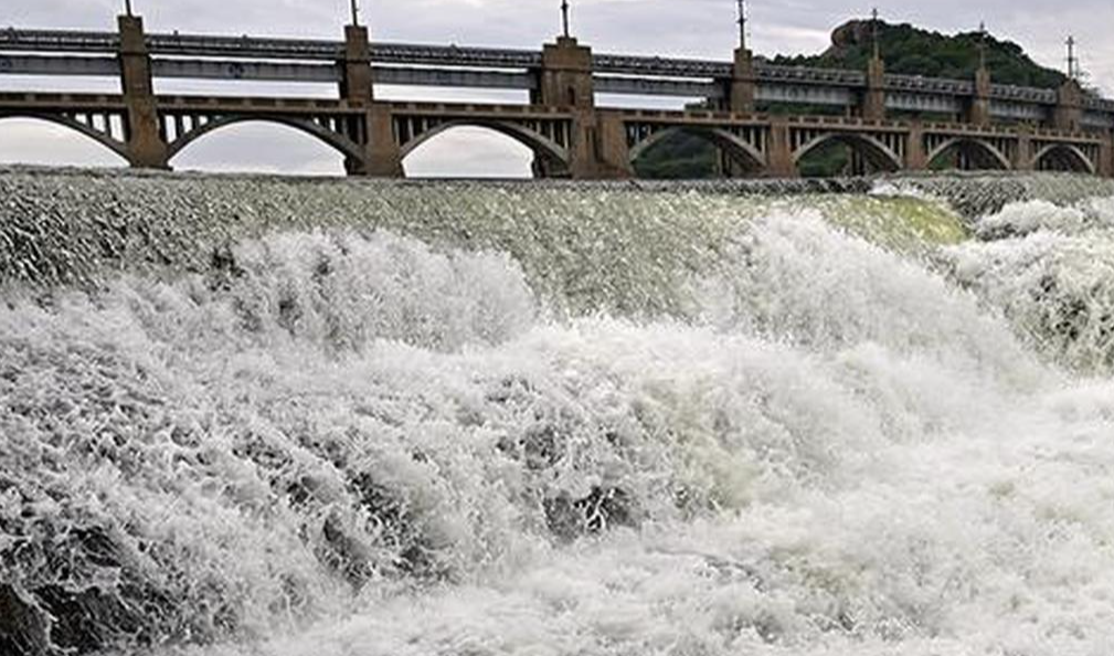 मेट्टूर बांध का जलस्तर 105.92 फीट पर स्थिर