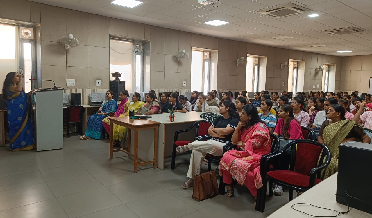“औषधि के रूप में पौधेः आयुर्वेद के पीछे का वनस्पति विज्ञान” विषय पर व्याख्यान का आयोजन