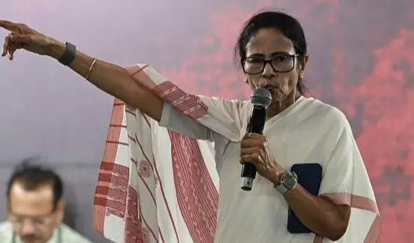 पश्चिम बंगाल चुनाव 2026: रैली में केंद्रीय गृह मंत्री के बयान से सियासी माहौल गरम, समान नागरिक संहिता पर जोर