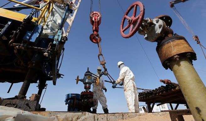 Major Gulf Conflict Escalates as U.S. and Saudi Arabia Launch Joint Strikes on Iran-Backed Groups; Oil Prices Rise Amid Hormuz Tensions