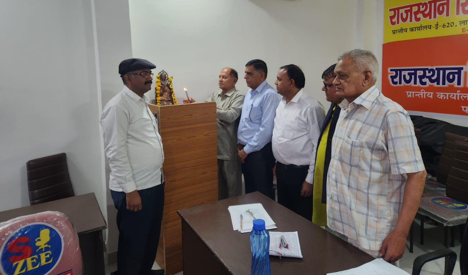 तृतीय वेतन श्रंखला शिक्षकों के स्थानांतरण व पदोन्नति करने की मांग