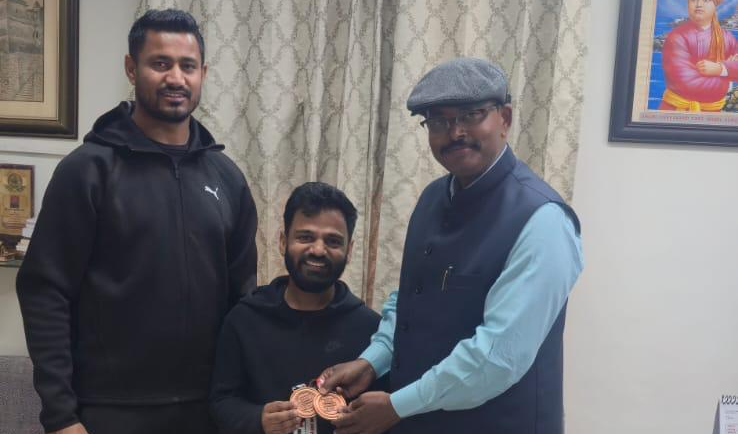 पैरा खिलाड़ियों ने की स्कूल शिक्षा शासन सचिव से मुलाकात