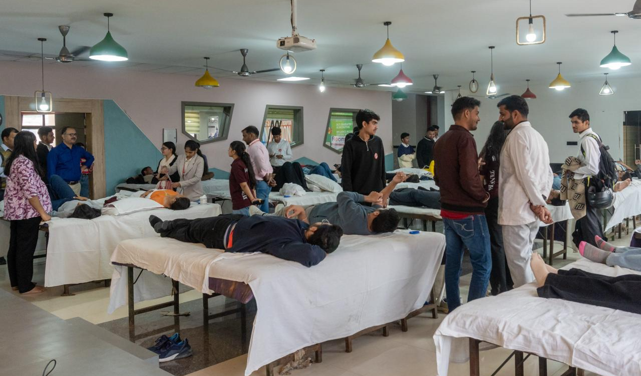 आशाओं की पुकार—जेईसीआरसी में हर बूंद बनी किसी दिल की नई आशा