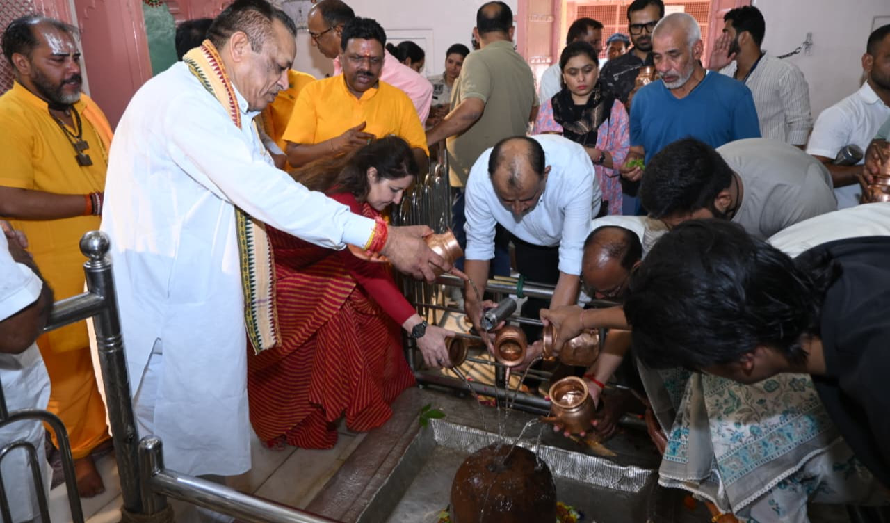झारखंड महादेव मंदिर, जयपुर में आयोजित राज्य स्तरीय समारोह में देवस्थान मंत्री जोराराम कुमावत