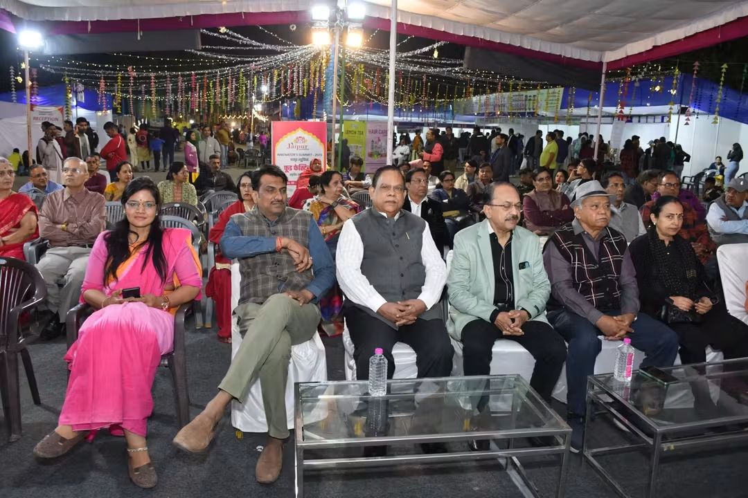 वरिष्ठ नागरिकों की ऊर्जा और उत्साह से गूंजा जवाहर कला केंद्र