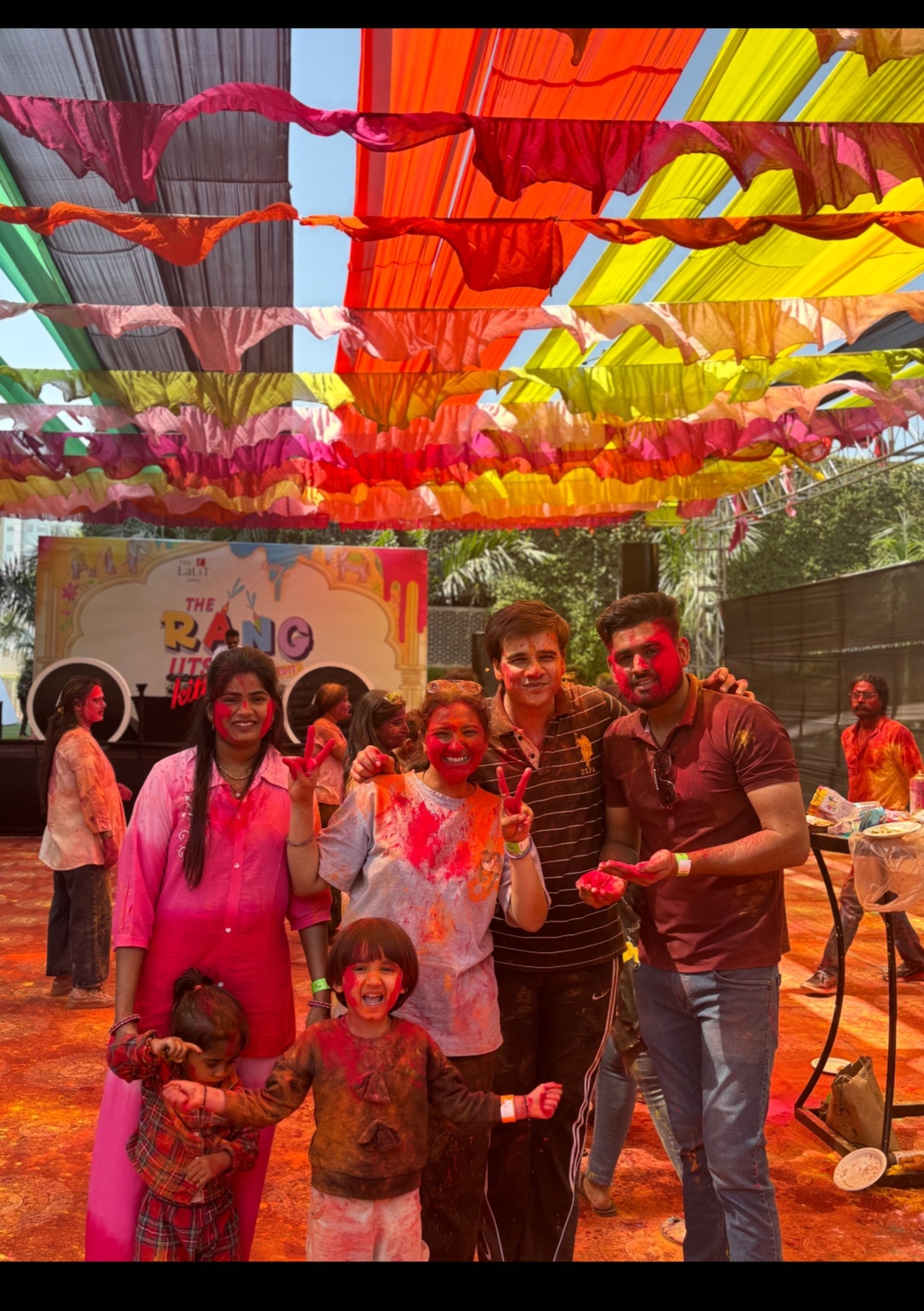 द ललित जयपुर में ऑर्गेनिक रंगों के साथ भव्य होली उत्सव आयोजित