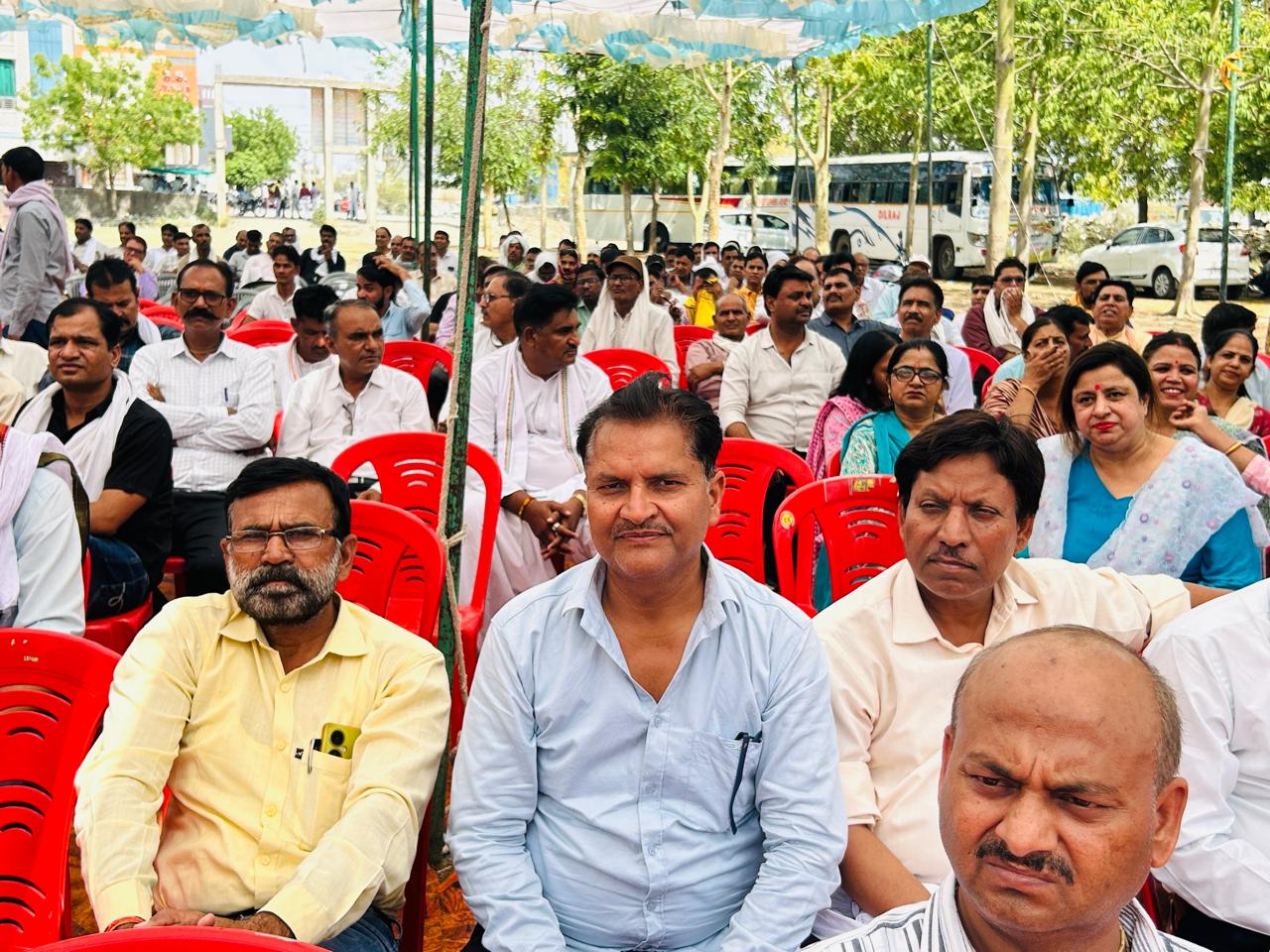 शिक्षक संघ (सियाराम) के बैनर तले हजारों शिक्षकों ने विशाल रैली निकालकर किया आक्रोश व्यक्त