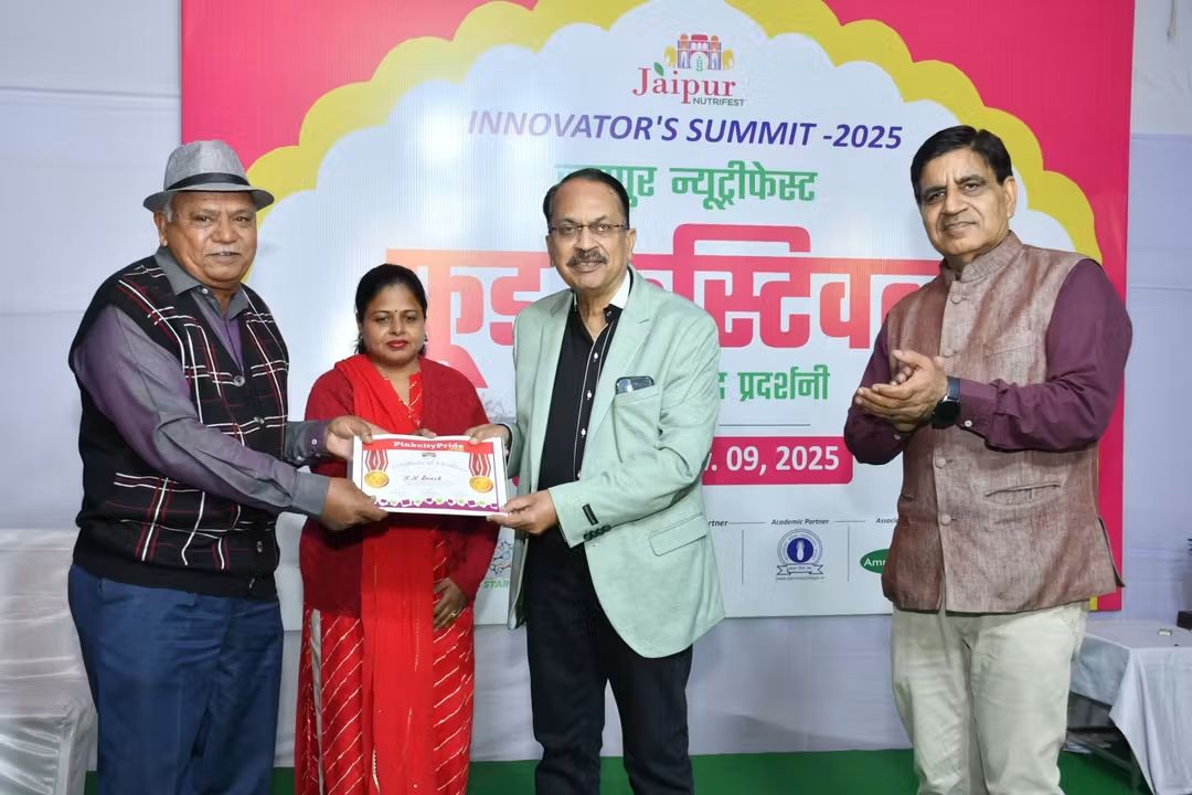 वरिष्ठ नागरिकों की ऊर्जा और उत्साह से गूंजा जवाहर कला केंद्र