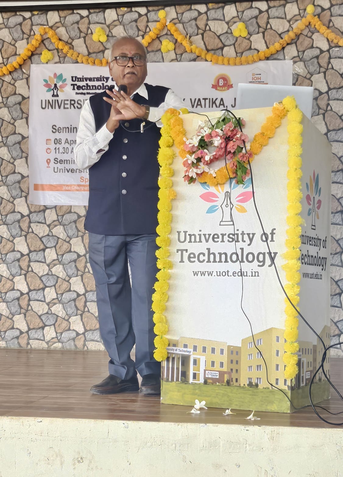 यूनिवर्सिटी ऑफ टेक्नोलॉजी वाटिका जयपुर में आध्यात्मिक विज्ञान सत्र का सफल आयोजन, विद्यार्थियों को मिला ज्ञान और अनुभव का अनूठा संगम